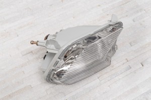 FORD KUGA MK2 II 2016-2019 PO FACELIFTINGU LAMPA PRZECIWMGIELNA PRZEDNIA PRAWA Z KIERUNKOWSKAZEM GV4413B220BE