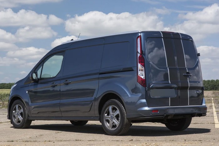 FORD TOURNEO CONNECT MK2 II 2013-2022 KAMERA COFANIA Z LAMPKĄ