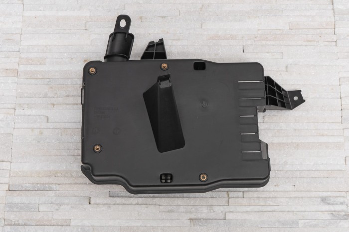 FORD FOCUS MK3 III 2014-2018 PO FACELIFTINGU OBUDOWA MODUŁU KOMPUTERA F1F112A659AE