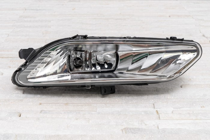 FORD MONDEO MK5 V 2014-2019 VIGNALE PRZED FACELIFTINGIEM LAMPA PRZECIWMGIELNA PRZEDNIA PRAWA HS7Z15201B