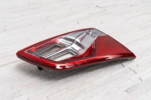 FORD ECOSPORT MK2 II 2012-2017 PRZED FACELIFTINGIEM LAMPA KLAPY BAGAŻNIKA TYLNA PRAWA CN1513A602A