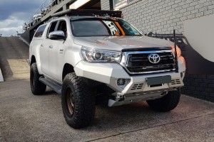 TOYOTA HILUX VIII AN120 2017+ PO LIFTINGU ZDERZAK PRZEDNI STALOWY