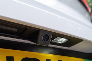 PEUGEOT 407 2004-2012 KAMERA COFANIA Z LAMPĄ