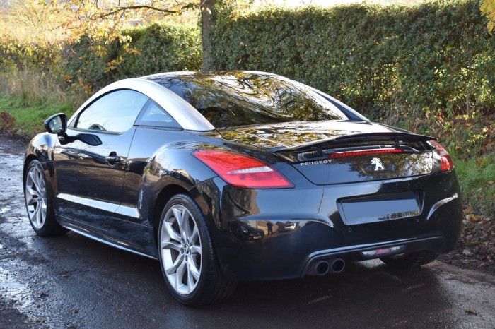 PEUGEOT RCZ 2009-2015 KAMERA COFANIA Z LAMPĄ