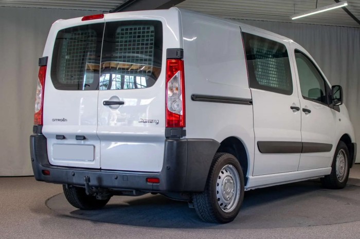 CITROEN JUMPY II 2006-2016 KAMERA COFANIA Z LAMPĄ