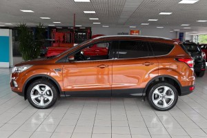 FORD ESCAPE MK3 III 2016-2019 PO FACELIFTINGU KRATKA BŁOTNIKA WLOTU POWIETRZA LEWA CHROM GJ5416C217AC