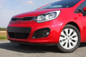 KIA RIO III 2011-2015 HATCHBACK ZAŚLEPKA PRZEDNIEGO HALOGENU LEWA 86583-1W200