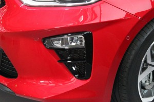 KIA CEED III CD 2018-2021 PRZED FACELIFTINGIEM LAMPA PRZECIWMGIELNA PRZEDNIA LEWA 92201J7000