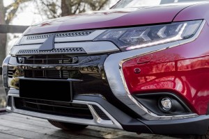 MITSUBISHI OUTLANDER III GF 2015-2021 CHROMOWANA GÓRNA LISTWA PRZEDNIEGO ZDERZAKA PRAWA 6407A142