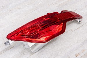 BMW X6 E71 2007-2014 LAMPA PRZECIWMGIELNA TYLNA PRAWA Z ODBLASKIEM 63147187220
