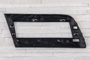 MERCEDES GL X164 2009-2012 PO FACELIFTINGU RAMKA LAMPY PRZECIWMGIELNEJ KRATKA ZDERZAKA PRZEDNIA LEWA 1648855523