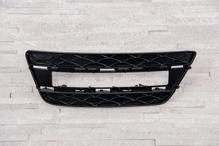 MERCEDES GL X166 2012-2015 PRZED FACELIFTINGIEM KRATKA HALOGENU PRZEDNIEGO ZDERZAKA PRAWA 1668844422