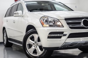 MERCEDES GL X164 2009-2012 PO FACELIFTINGU RAMKA ZAŚLEPKA HALOGENU PRZEDNIA PRAWA 1648847422