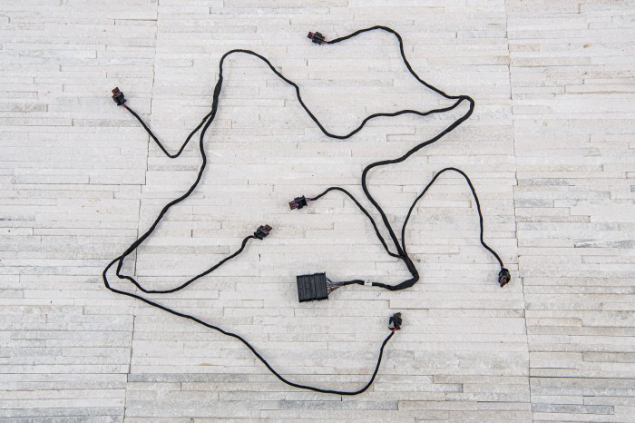 MERCEDES C-CLASS W204 2011-2014 PO FACELIFTINGU WIĄZKA PRZEWODÓW PARKOWANIA PDC PRZÓD A2044400035