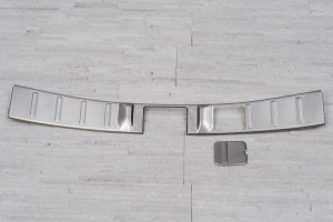 MITSUBISHI OUTLANDER III GF 2012-2016 PRZED FACELIFTINGIEM OCHRONNA LISTWA PROGU BAGAŻNIKA