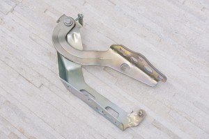 MERCEDES C-CLASS W205 2014-2018 PRZED FACELIFTINGIEM ZAWIAS POKRYWY MASKI LEWY A2058800628