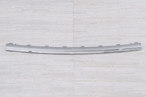 MERCEDES C-CLASS W205 AMG 2019-2021 PO FACELIFTINGU CHROMOWANA LISTWA PRZEDNIEGO ZDERZAKA ŚRODKOWA A2058858802