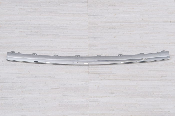 MERCEDES C-CLASS W205 2019-2021 PO FACELIFTINGU CHROMOWANA LISTWA PRZEDNIEGO ZDERZAKA A2058858802