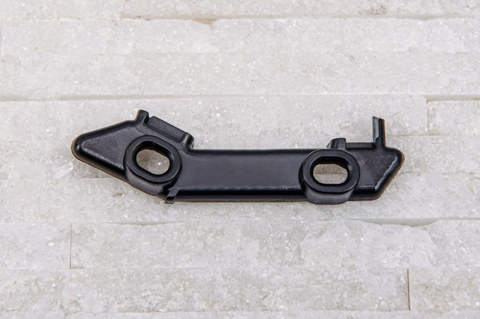 BMW SERIA 1 F21 2011-2019 ŚLIZG PRZEDNIEGO ZDERZAKA LEWY 51117272555