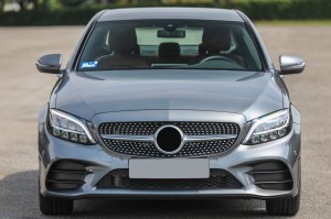 MERCEDES C-CLASS W205 2019-2021 PO FACELIFTINGU LISTWA PRZEDNIEGO ZDERZAKA ŚRODKOWA A2058859102