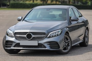 MERCEDES C-CLASS W205 2019-2021 PO FACELIFTINGU LISTWA PRZEDNIEGO ZDERZAKA ŚRODKOWA A2058859102