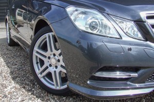 MERCEDES E-CLASS C207 2010-2014 PRZED FACELIFTINGIEM ZAŚLEPKA SPRYSKIWACZA REFLEKTORA PRAWA A2078800205