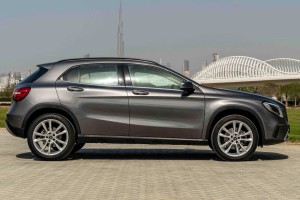 MERCEDES GLA X156 2013-2019 LISTWA TYLNEGO BŁOTNIKA PRAWA A1568851200