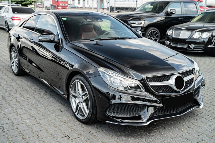MERCEDES E-CLASS C207 COUPE 2014-2017 PO FACELIFTINGU CHROMOWANA LISTWA PRZEDNIEGO ZDERZAKA PRAWA A2078850874