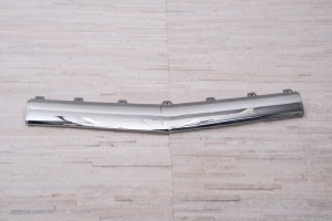 MERCEDES CLS C218 2014-2018 PO FACELIFTINGU CHROMOWANA LISTWA PRZEDNIEGO ZDERZAKA ŚRODKOWA A2188851774