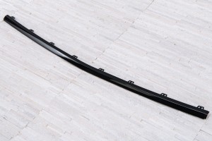 MERCEDES GLC X253 C253 2015-2019 PRZED FACELIFTINGIEM CZARNA LISTWA PRZEDNIEGO ZDERZAKA ŚRODKOWA A2538854500