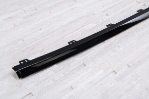 MERCEDES GLC X253 C253 2015-2019 PRZED FACELIFTINGIEM CZARNA LISTWA PRZEDNIEGO ZDERZAKA ŚRODKOWA A2538854500