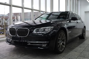 BMW SERIA 7 F01N 2013-2015 PO FACELIFTINGU CHROMOWANA LISTWA PRZEDNIEGO ZDERZAKA PRAWA 51117295272