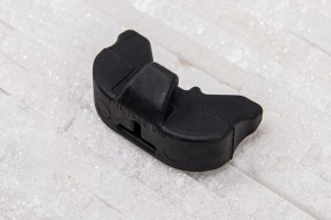 BMW SERIA 5 E60 2003-2010 PODUSZKA GUMOWE ŁOŻYSKO CHŁODNICY DOLNE 17117542516