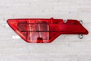 BMW X6 E72 2007-2014 LAMPA PRZECIWMGIELNA TYLNA PRAWA Z ODBLASKIEM 63147187220