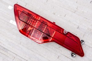 BMW X6 E72 2007-2014 LAMPA PRZECIWMGIELNA TYLNA PRAWA Z ODBLASKIEM 63147187220