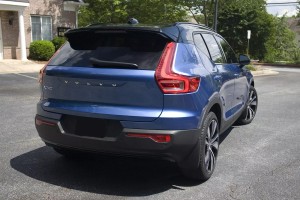 VOLVO XC40 2018+ CHLAPACZE