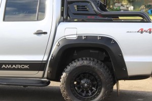 VOLKSWAGEN AMAROK 2009-2020 POSZERZENIA BŁOTNIKÓW