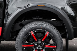 FORD RANGER T7 2016-2018 PO LIFTINGU POSZERZENIA BŁOTNIKÓW Z ODBLASKIEM