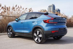 VOLVO C40 2022+ CHLAPACZE