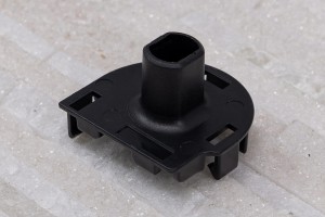 MERCEDES C-CLASS W204 2007-2014 WSPORNIK UCHWYT DOLNY CHŁODNICY A2045040514