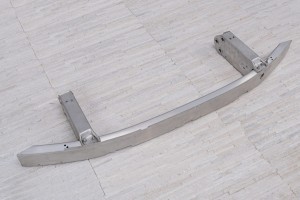 BMW SERIA 5 F07 GRAN TURISMO 2009-2017 ALUMINIOWA BELKA WZMOCNIENIE PRZEDNIEGO ZDERZAKA 51117200741