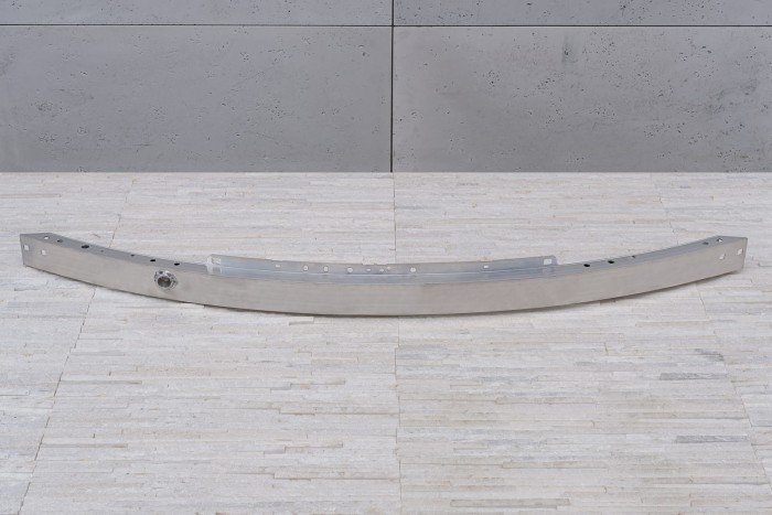 MERCEDES E-CLASS C207 2010-2017 ALUMINIOWA BELKA WZMOCNIENIE PRZEDNIEGO ZDERZAKA A2046205834