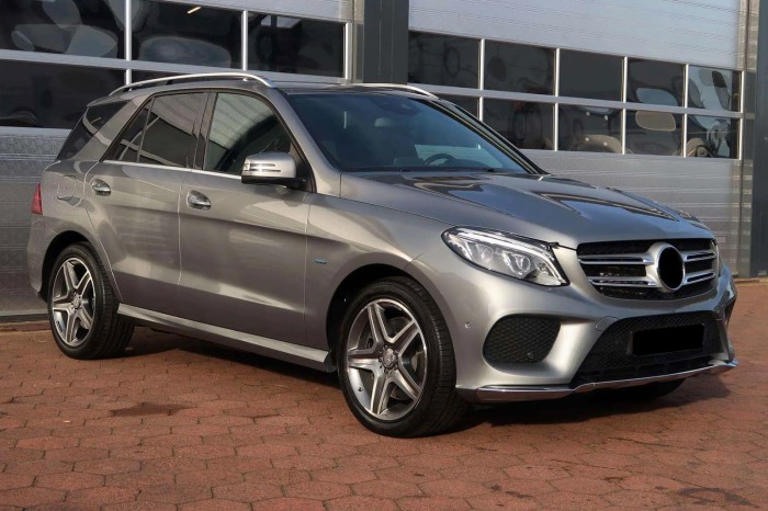 MERCEDES GLE W166 2015-2019 KRATKA WLOTU POWIETRZA MASKI PRAWA A1668800205