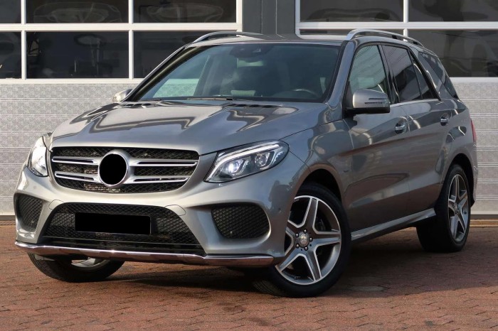 MERCEDES GLE W166 2015-2019 KRATKA WLOTU POWIETRZA MASKI LEWA A1668800105