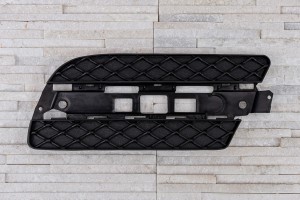 MERCEDES GL X164 2009-2012 PO FACELIFTINGU RAMKA LAMPY PRZECIWMGIELNEJ KRATKA PRZEDNIEGO ZDERZAKA PRAWA A1648847222