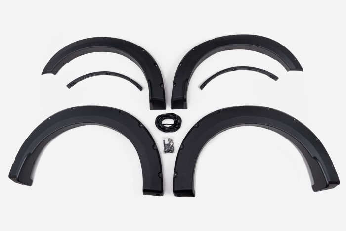 FORD RANGER RAPTOR 2015-2019 PO PIERWSZYM FACELIFTINGU POSZERZENIA BŁOTNIKÓW