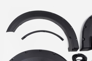 FORD RANGER RAPTOR 2015-2019 PO PIERWSZYM FACELIFTINGU POSZERZENIA BŁOTNIKÓW