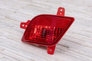 OPEL MOKKA A J13 2012-2016 PRZED FACELIFTINGIEM LAMPA PRZECIWMGIELNA TYLNA LEWA 95418171