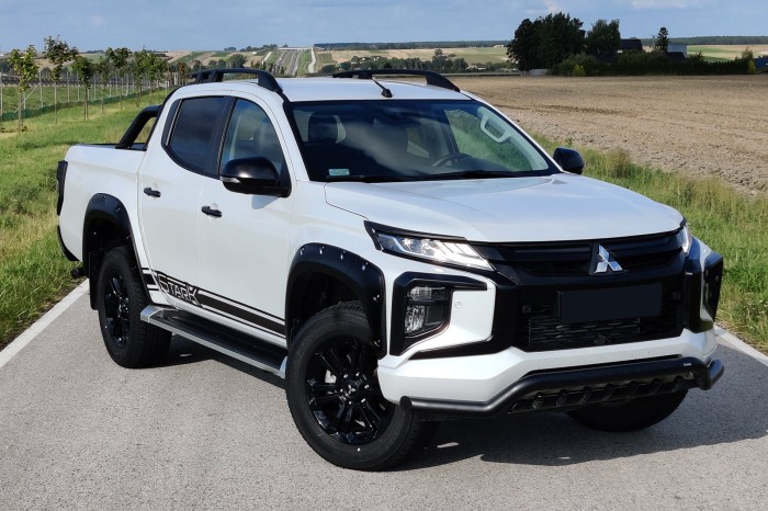 MITSUBISHI L200 STARK 2019+ POSZERZENIA BŁOTNIKÓW