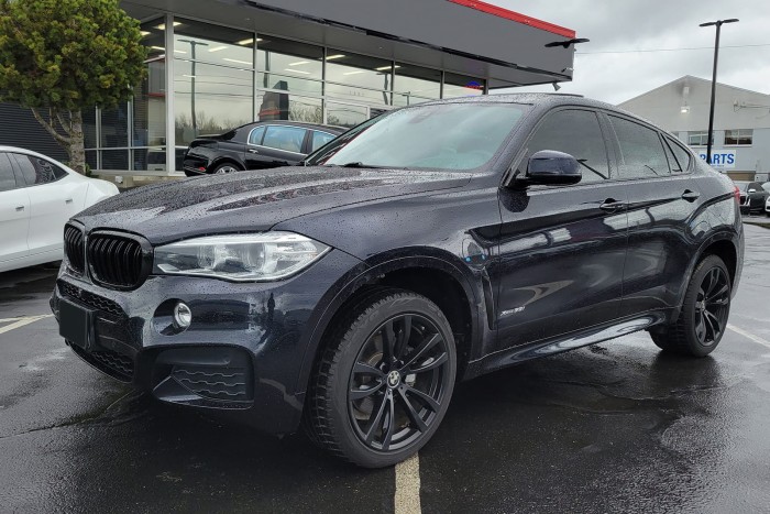 BMW X6 F16 2014-2019 BŁOTNIK PRZEDNI LEWY 51657418955